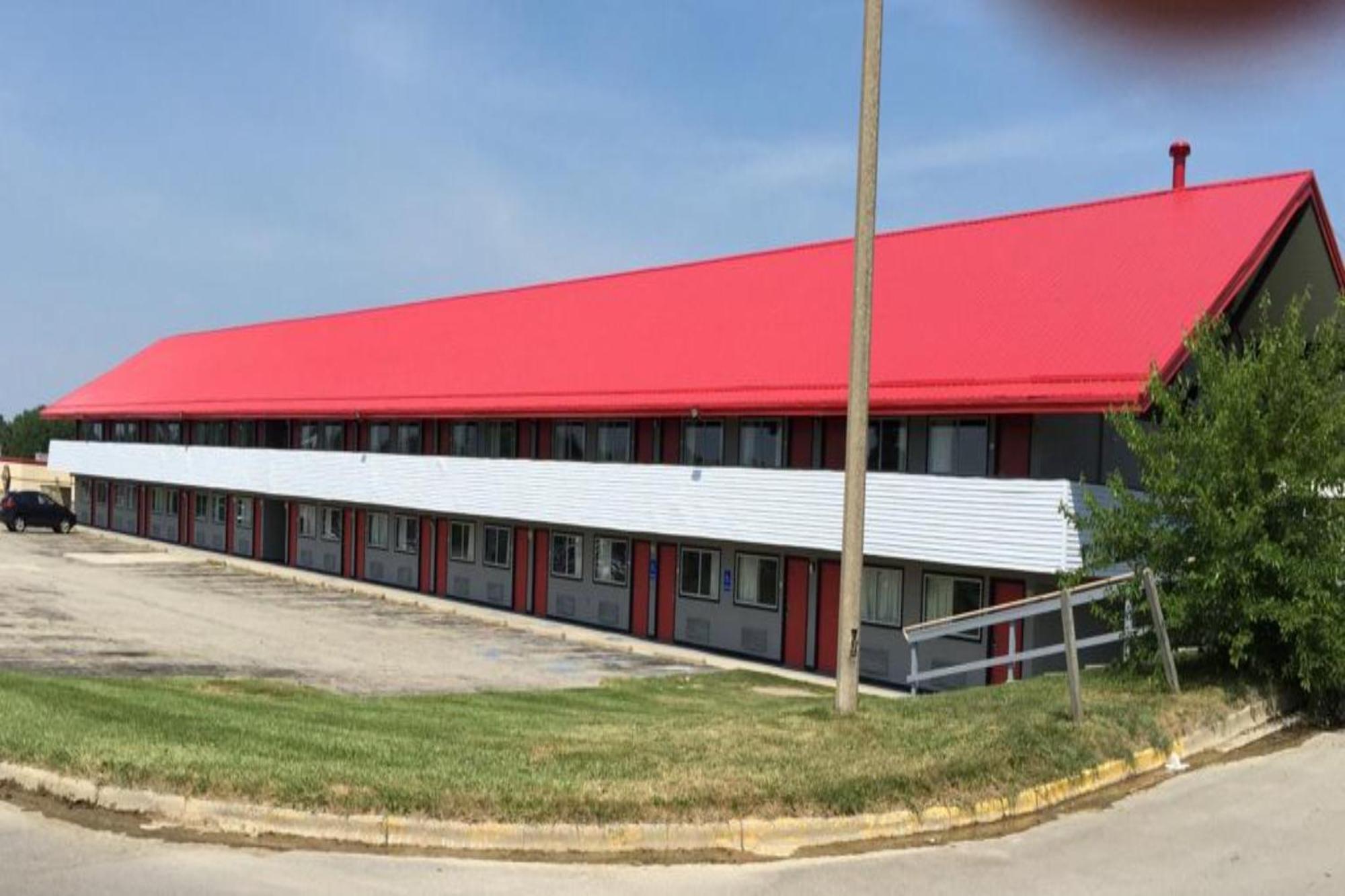 Economy Inn Of Holland Exterior photo
